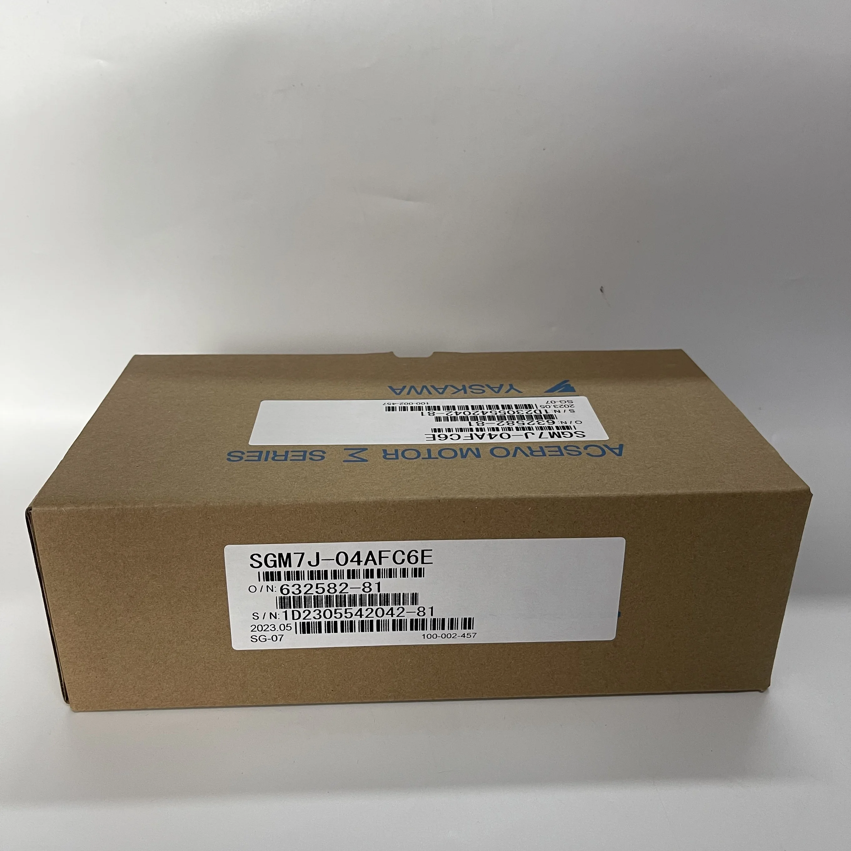 Yaskawa AC Servo Motor SGM7J-04AFC6E