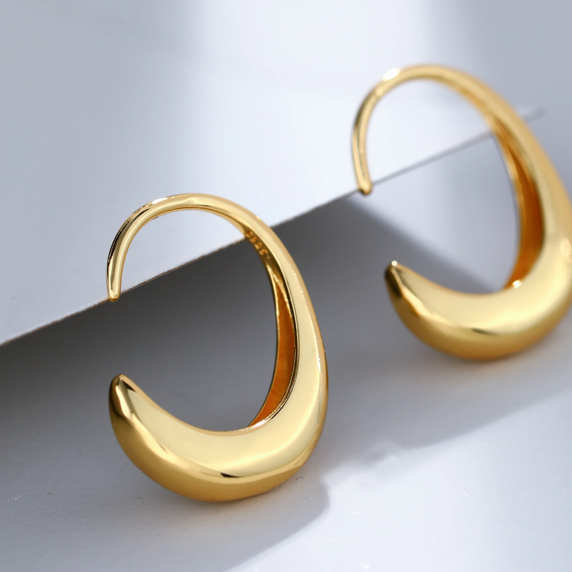 Leto Wholesale Earrings - Supplier of Raffia Hoop Statement Earrings