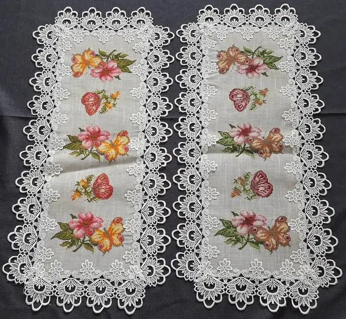 2017 New Design Cross Stitch Embroidered Table Cloth