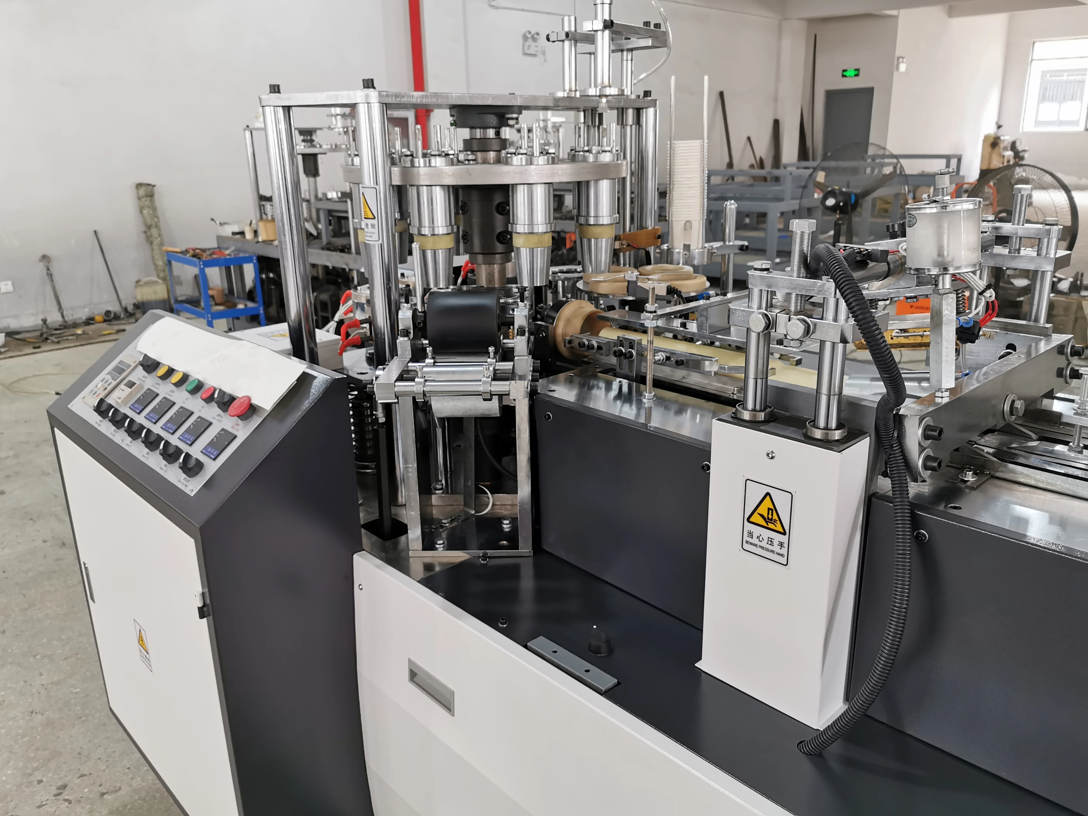 China Manufacturing Attractive Fully Automatic Disposable Tea-Glass Ripple Double Wall Paper Cup Making Machine