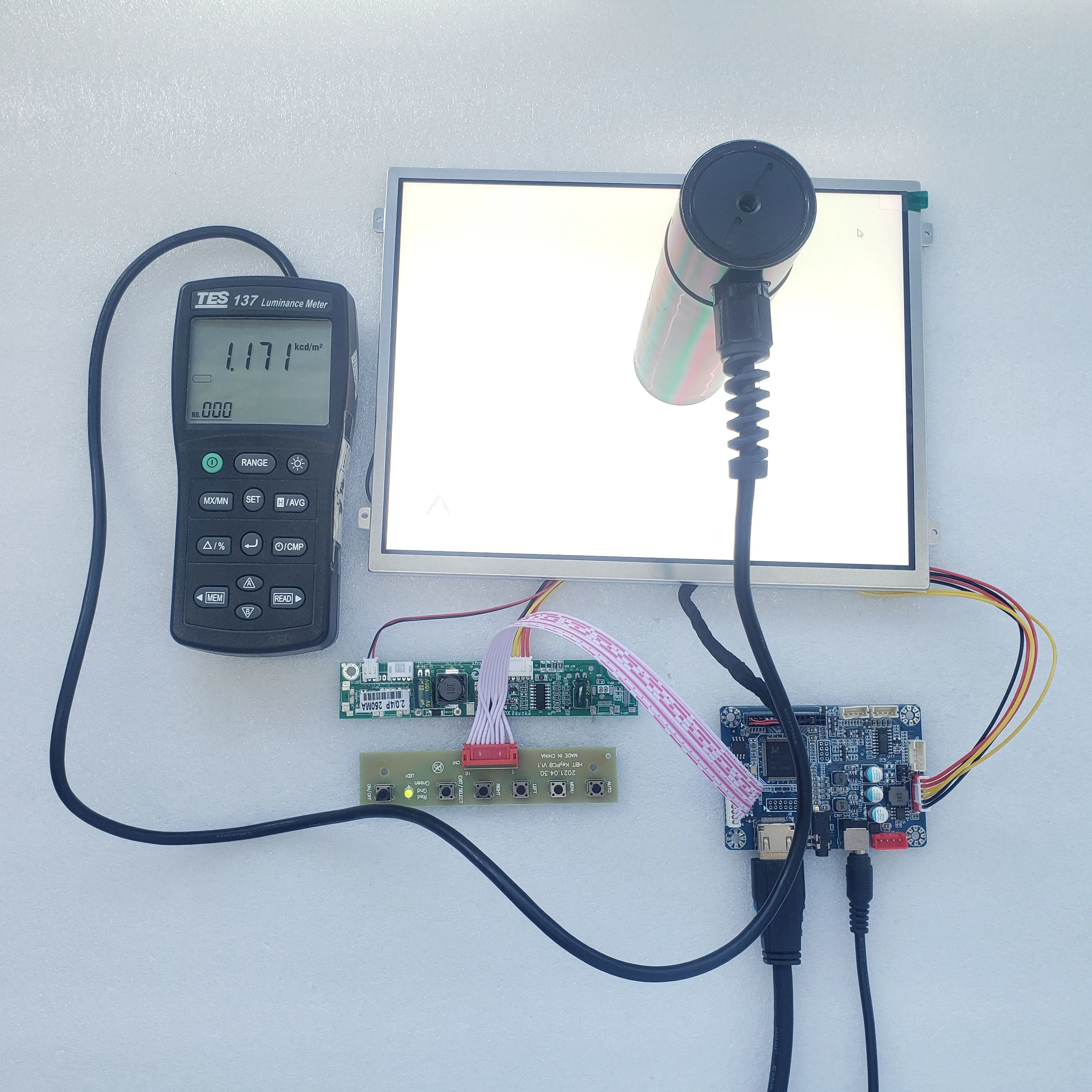 10,4 Zoll 1000 cd/m2 LCD-Display für den Außenbereich, Werbebildschirm, LCD-Panel, angewandtes industrielles Display mit hoher Helligkeit, g104xce-lh1