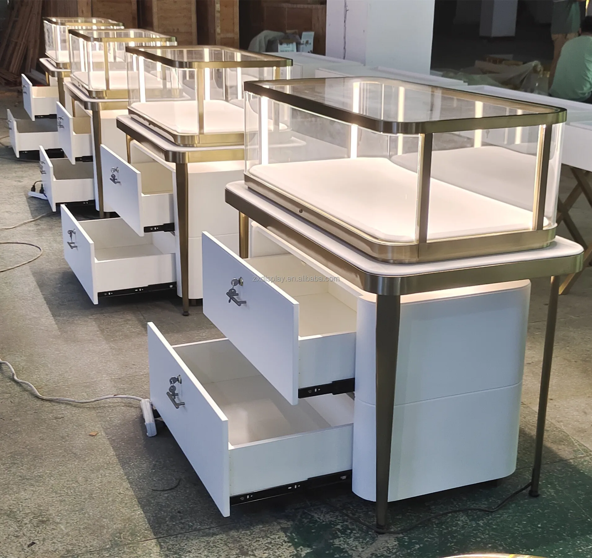 Popular Jewellery Glass Display Stainless Steel Watches Jewelry