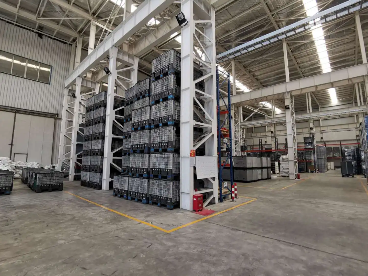 顶级优质重型汽车配件水果和蔬菜可折叠存储大型散装集装箱塑料托盘箱