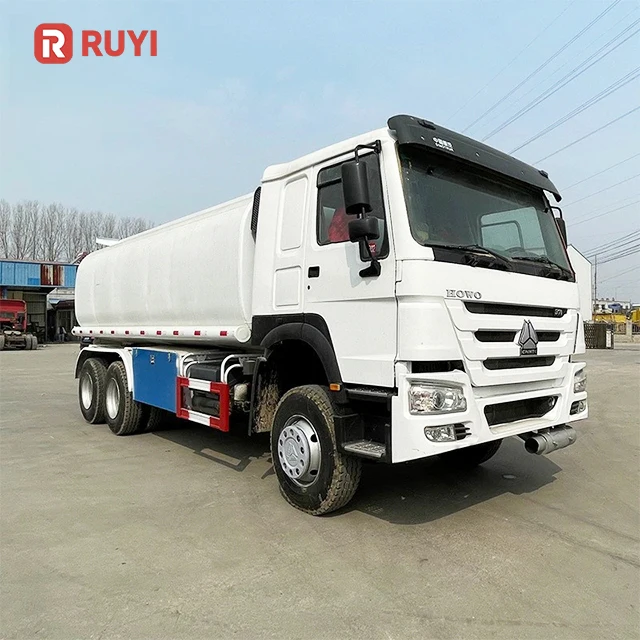 Single Axle Light Truck Euro3 HOWO Export Tanker Gasoline diesel Kerosene Refueling Tanker Vessel for Charter
