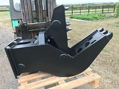 890MM Jaw Opening Excavator Concrete Pulverizer Hydraulic Stone Crusher