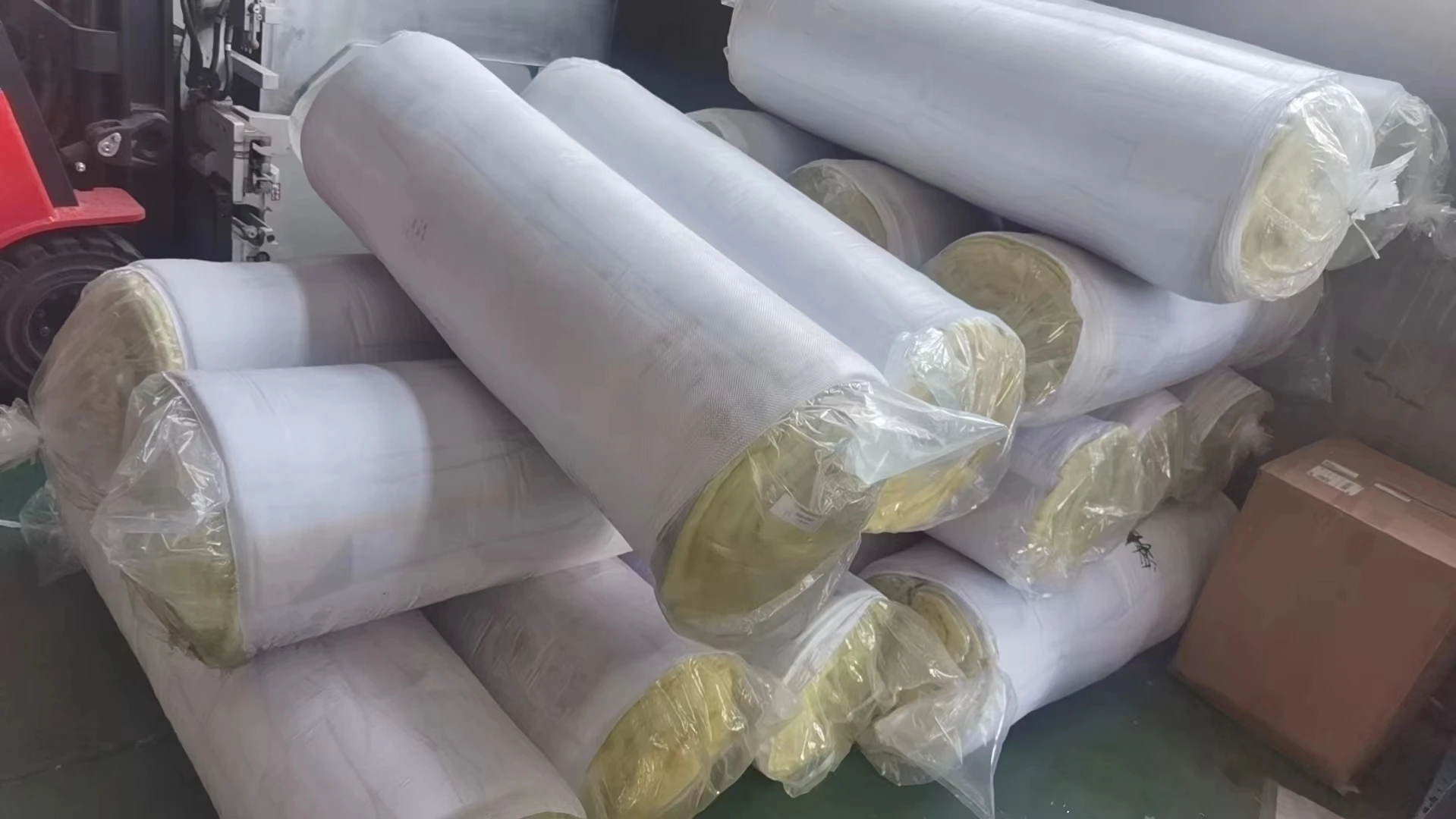 16kg/m3 Fiber 40mm Thermal Insulation Blanket Glasswool Rolls - Buy ...