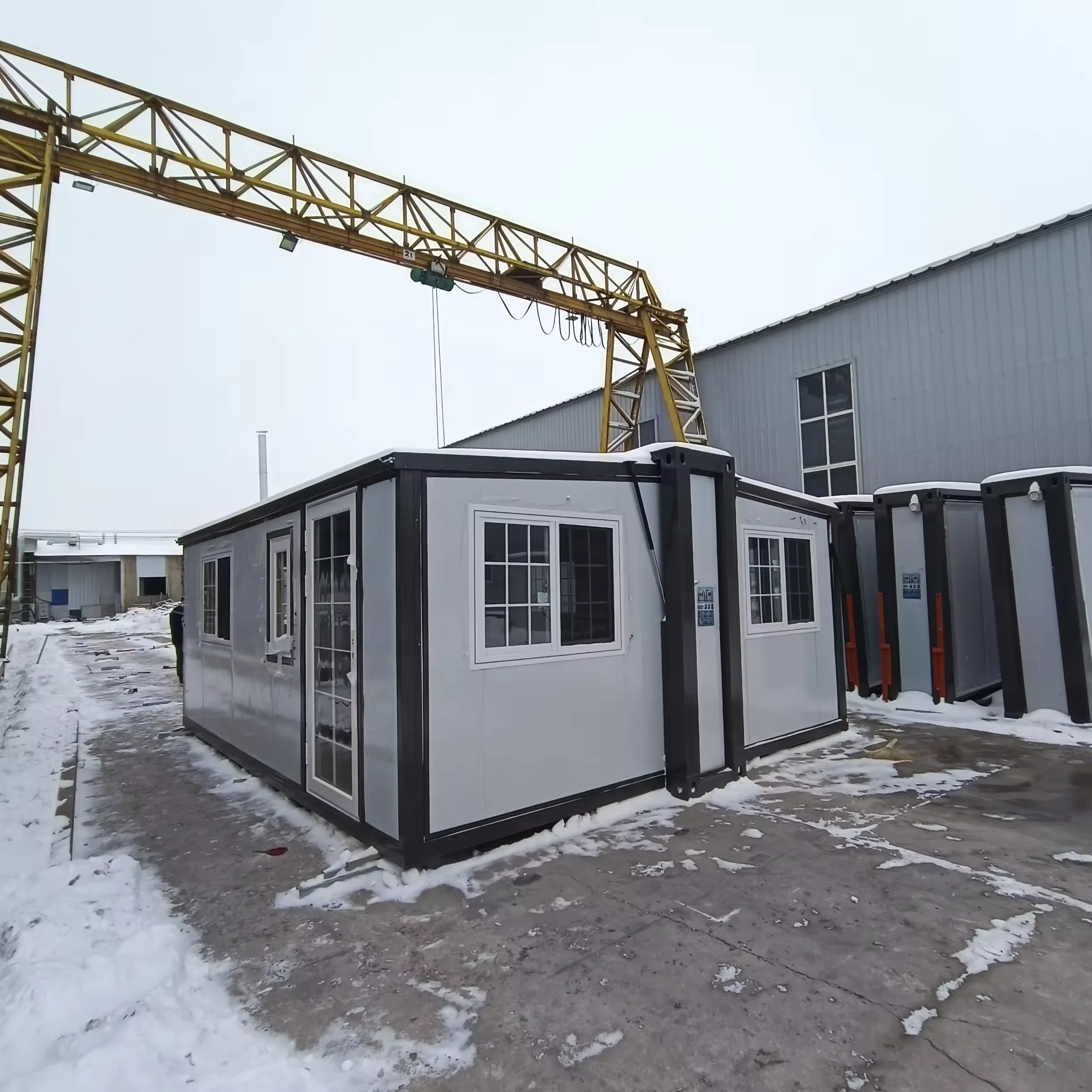 Sỉ Nhà container Prefab sang trọng 3 phòng ngủ Kích thước 40ft 20ft Di động Gập và Mở rộng được Bán