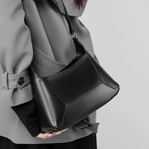 Wholesale Custom Women's High-quality Retro Leather Shoulder Messenger Bag Ladies Cowhide Handbags Crescent Bags
