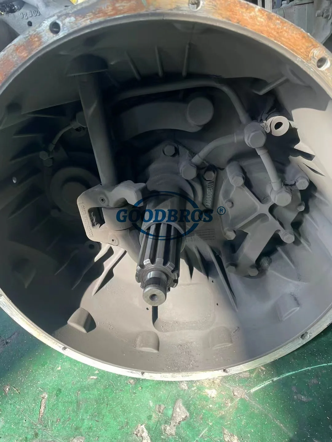 Howo 12 Speed Transmission HW12 2500Nm 25712 Gearbox