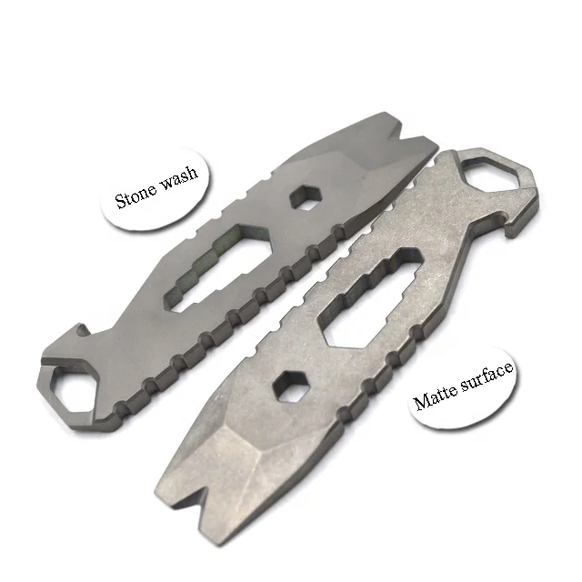 High Quality Multifunctional Custom Keychain Metal Kit Survival Outdoor