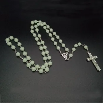 Christian Catholic Rosary Jewelry 8mm Luminous Glowing Prayer Beads Cross Pendant Frame Necklace Yiwu Wholesale