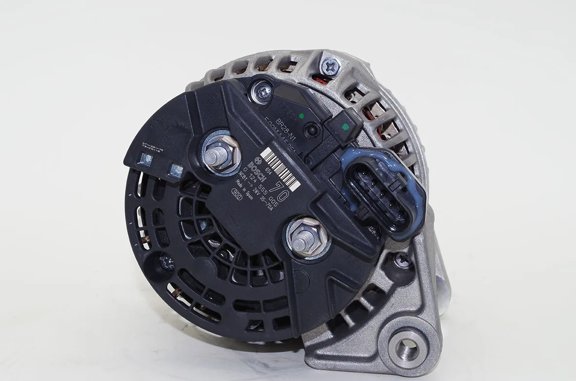 For CASE 521 621 Wheel Loader Alternator 4892318 BOSH 0124555005 for IVECO Eurocargo 42498713 24V 70A