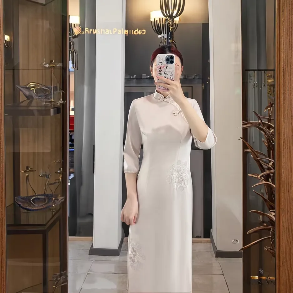 High Quality Elegant Chinoiserie Satin Material Embroidered Hand-sewn Frog Buttons Chinese Dress Dresses Women Formal Hotel| Alibaba.com High Quality Elegant Chinoiserie Satin Material Embroidered Hand-sewn Frog Buttons Chinese Dress Dresses Women Formal Hotel| Alibaba.com