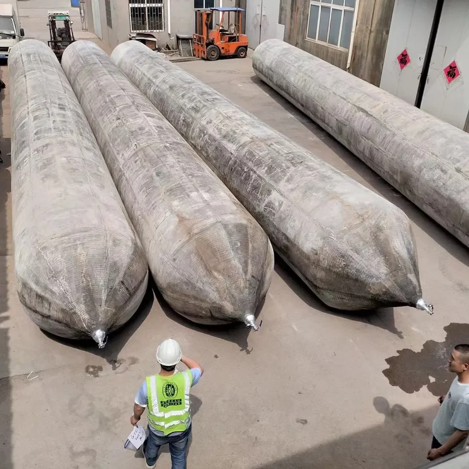 Lançamento de bolsa de ar pneumática de borracha marinha para barco feita na China  