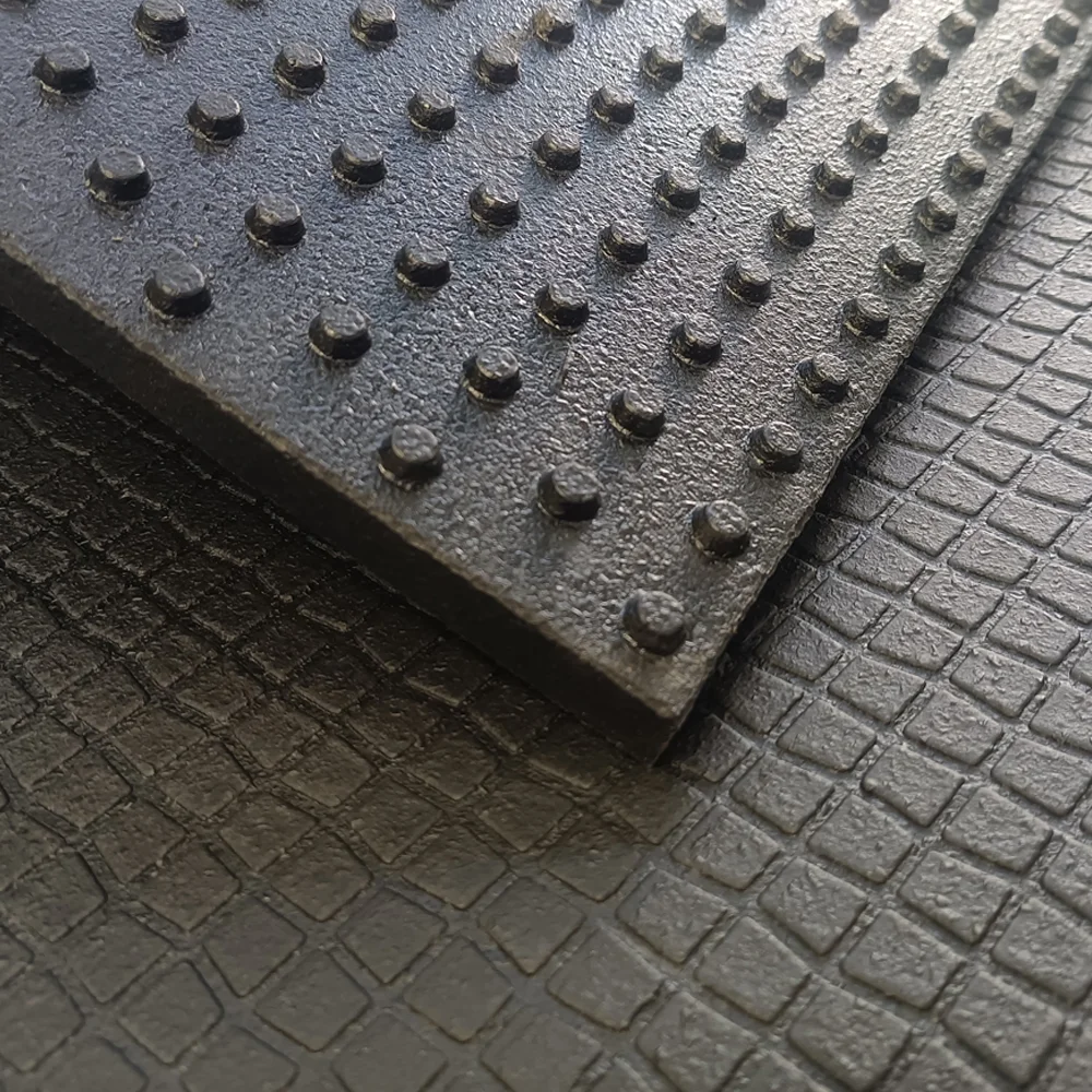 Interlocking Dairy Cow Mat Rubber Stable Horse Stall Mats 4x6 ft 3/4 Inch Thickness for Barn With 15 Years Service Life