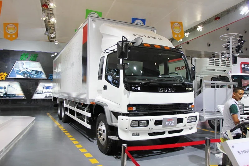 ISUZU FVZ 6x4 新型バン・トラック 6HK1ディーゼルエンジン搭載