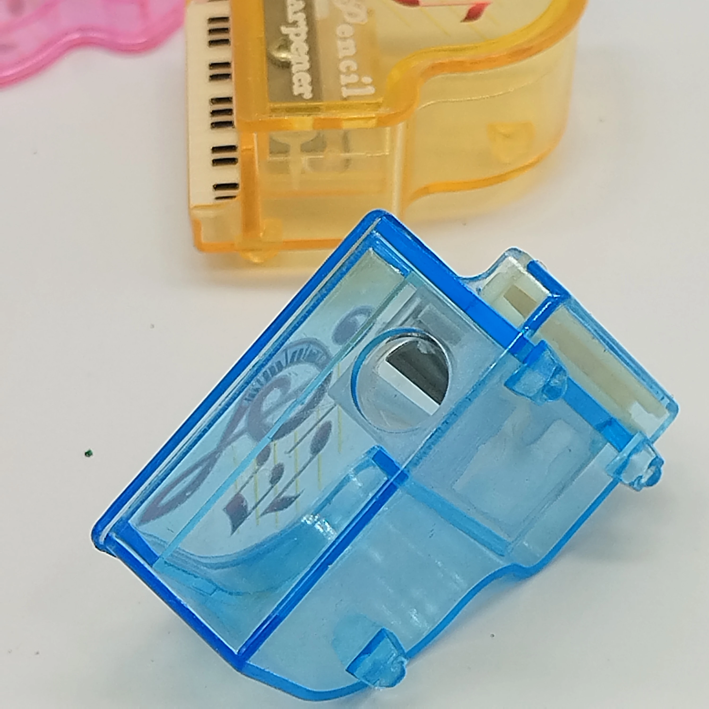 Оптовая продажа модель раскраски игрушки канцелярские принадлежности точилка для карандашей