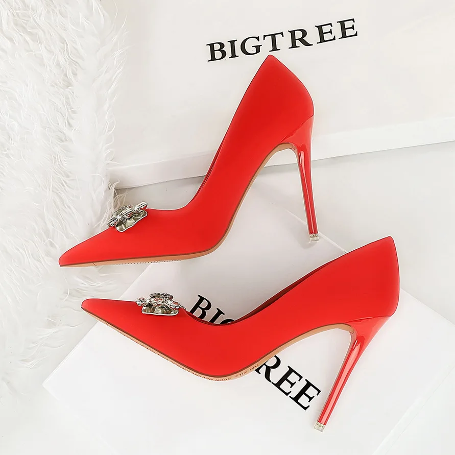 Wholesale Fashion Closed Toe Stiletto Thin High Heel Elegant Style Dress Women's Shoes Ladies Pumps Heeled Sandals for Women