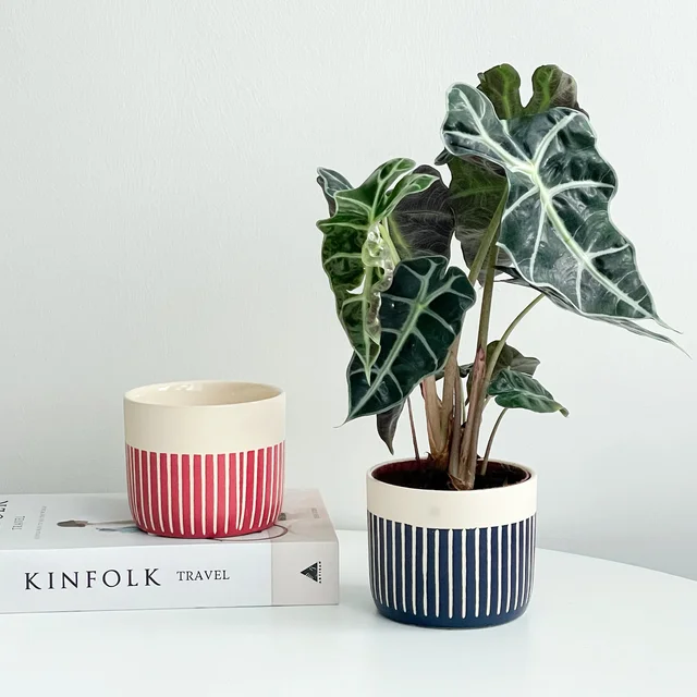 Handcrafted Classic European Glazed Ceramic Cupcake-Shaped Succulent Planters Porcelain Mini Artistic Flower Pots for Indoor