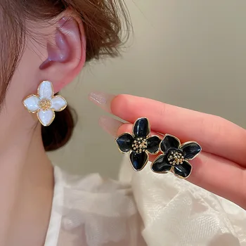 Genuine Gold Electroplating Silver Needle Dripping Oil Flower Personality Simple Lovely Wholesale Stud Earrings for Woman