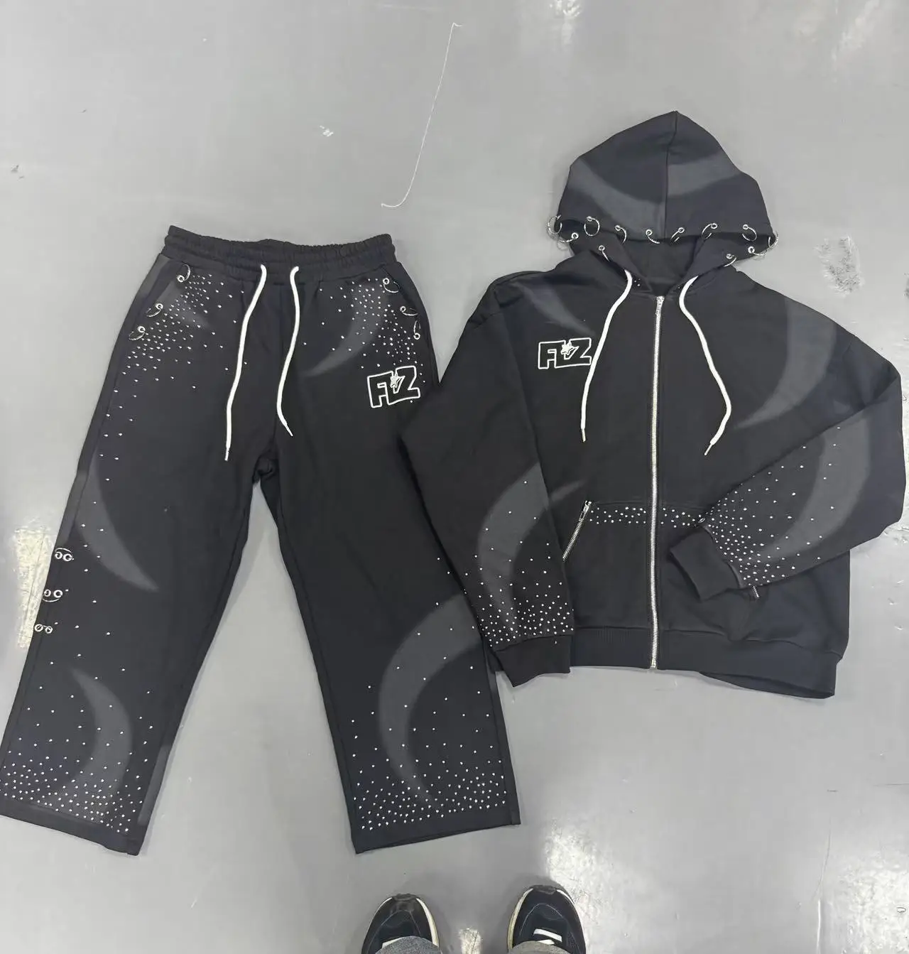 Custom Screen Printed High Quality Mens Oversized Cotton Sweatpants and Hoodies Set Custom Shining Rhinestone Design for Autumn gallery 7