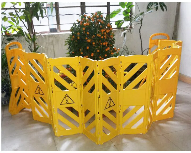 Mobile Retractable Plastic Traffic Barrier Expandable Indoor Venue Road Security Outdoor Roadway Safety Barricade manufacture