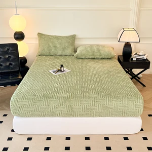 Hot Selling Luxury Soft Plush Fiber Velvet Fitted Sheet Set Breathable Cozy for Winter Nights King Queen Sizes for Home Hospital