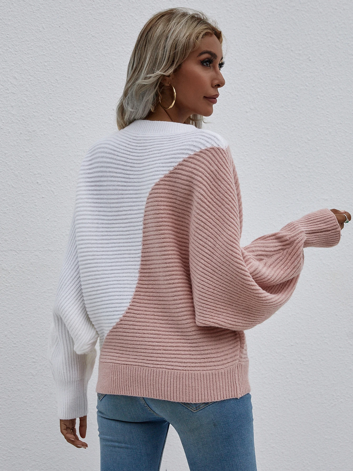 Round Neck Pullover Sweater 