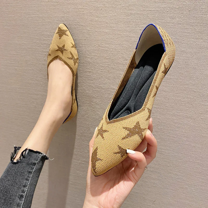 Zapatos planos en tendencia para la temporada primavera verano 2021 | Vogue