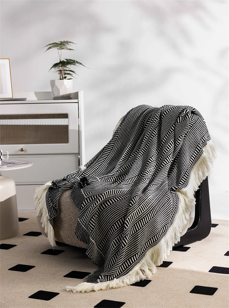 Hot selling soft and comfortable adult throw blank with tassels  with tassel sofa cover or for outdoor use bl supplier