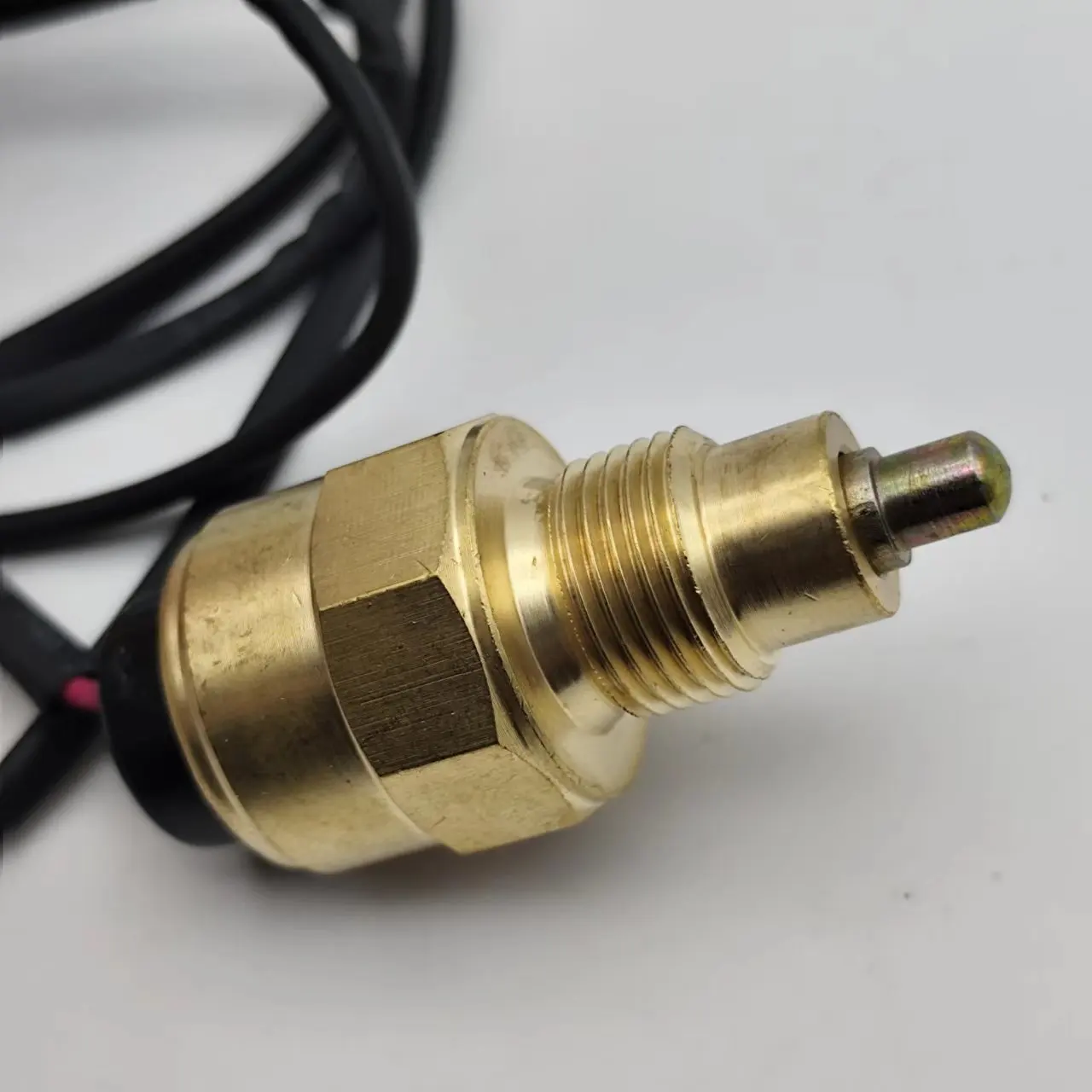 High Quality New Transmission Gear Switch Neutral and Reverse Switch for Engine Spare Parts