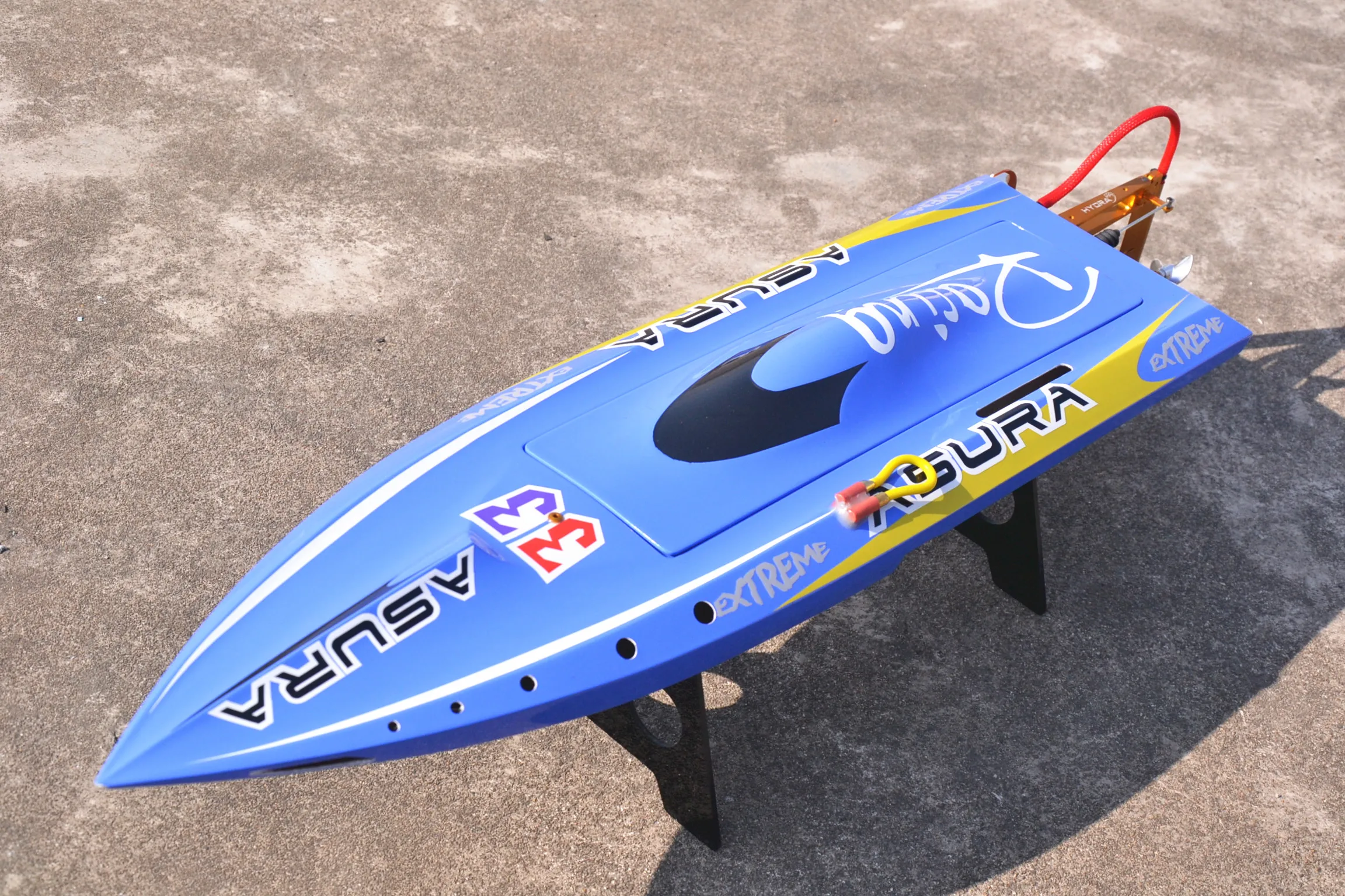 DTRC Ship Model H750 Great White Shark Electric Remote Control Boat Racing Boat Fiberglass Ship Rollover Prevention