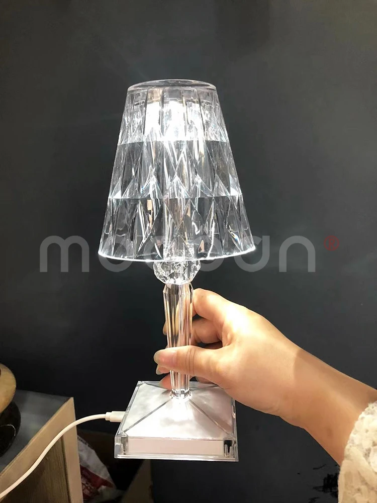 Italian modern simple luxury home decor battery USB acrylic ambient bedside led crystal table lamp