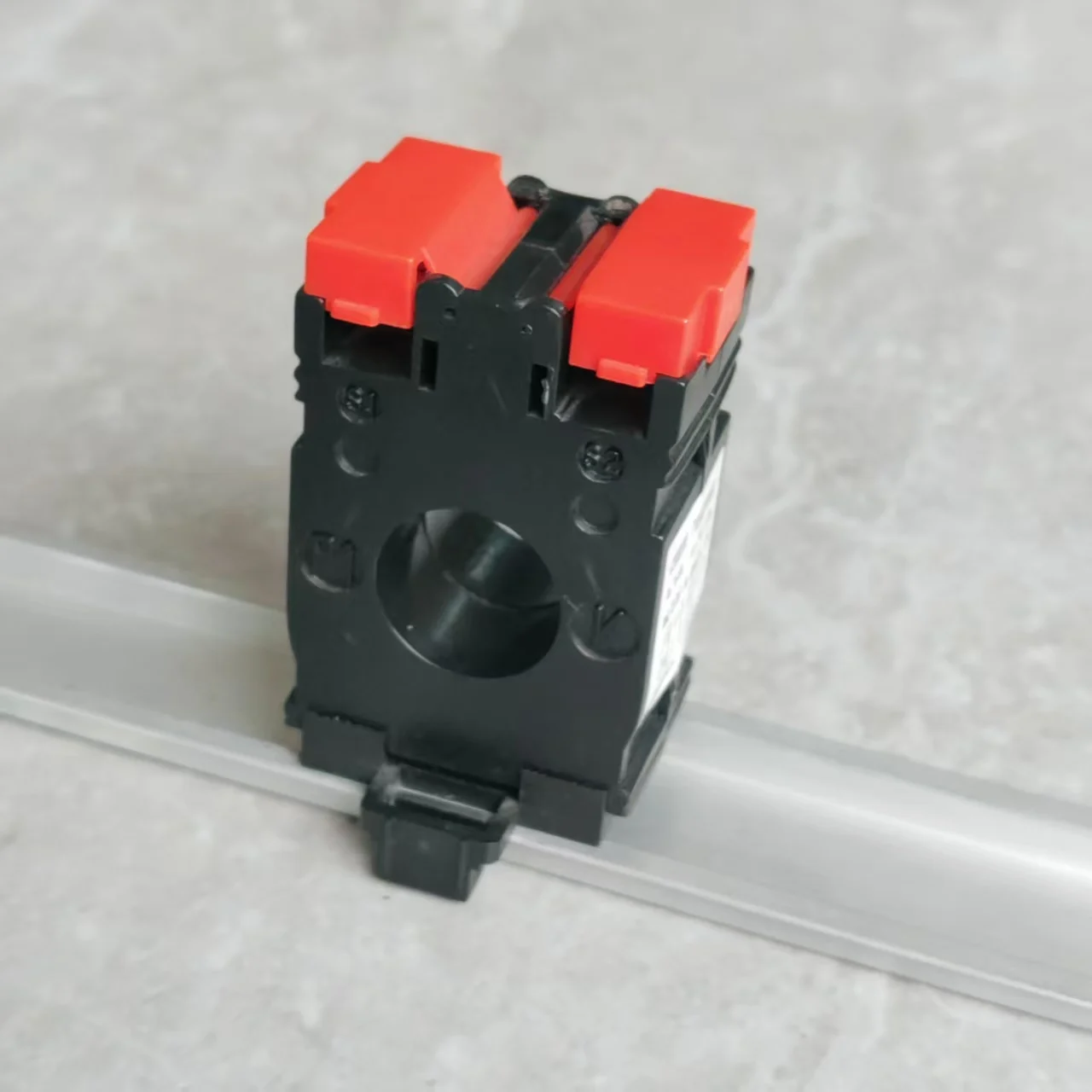 AF-20 200/5A Class 1.0 Low Voltage Transformers for Generator Use for Low Current