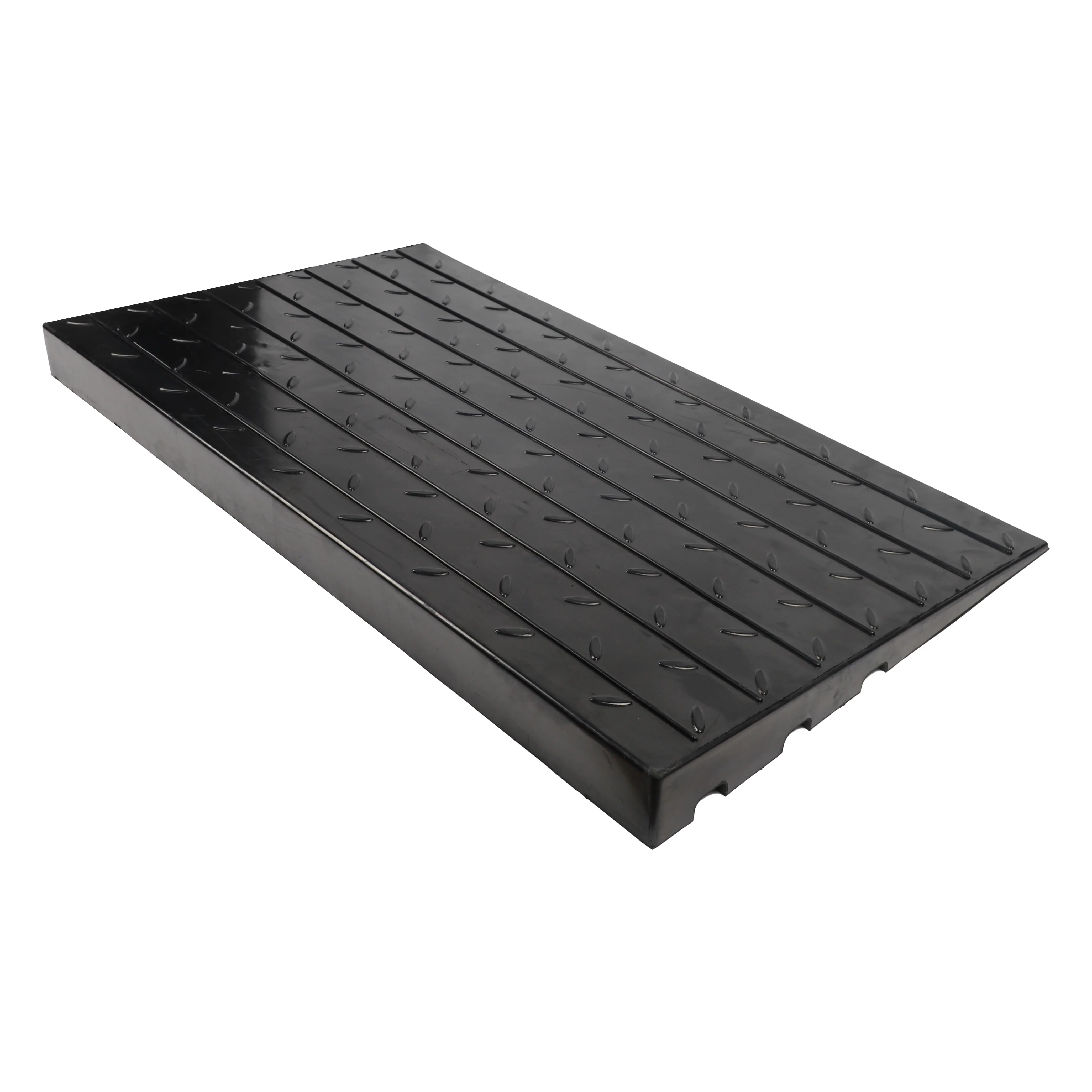 Cushion the Threshold Along the Slope of the Road with Use Speed Bumps Rubber Base Material Step Pads manufacture