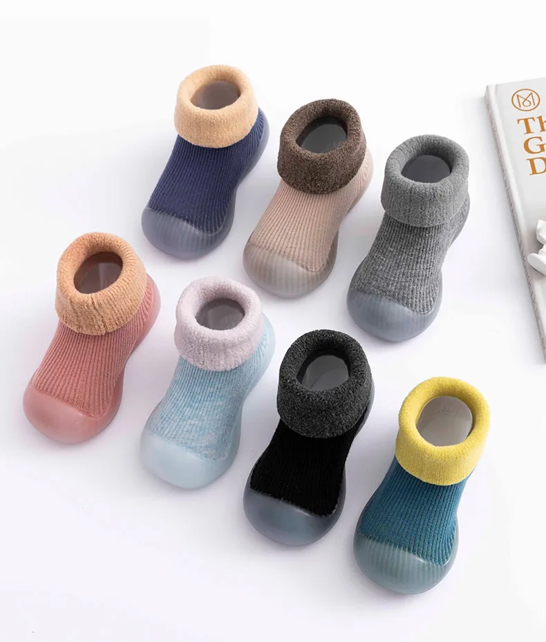 winter warm baby waking shoes non-slip rubber sole solid infant floor socks details