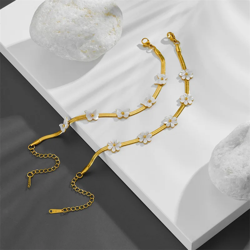 Elegant Butterfly & Daisy Charm Jewelry Set