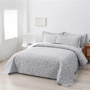 Cotton Microfiber Yarn-Dyed Jacquard Bedspread Pillowcase 3 Piece Microfiber Bed Quilt Set