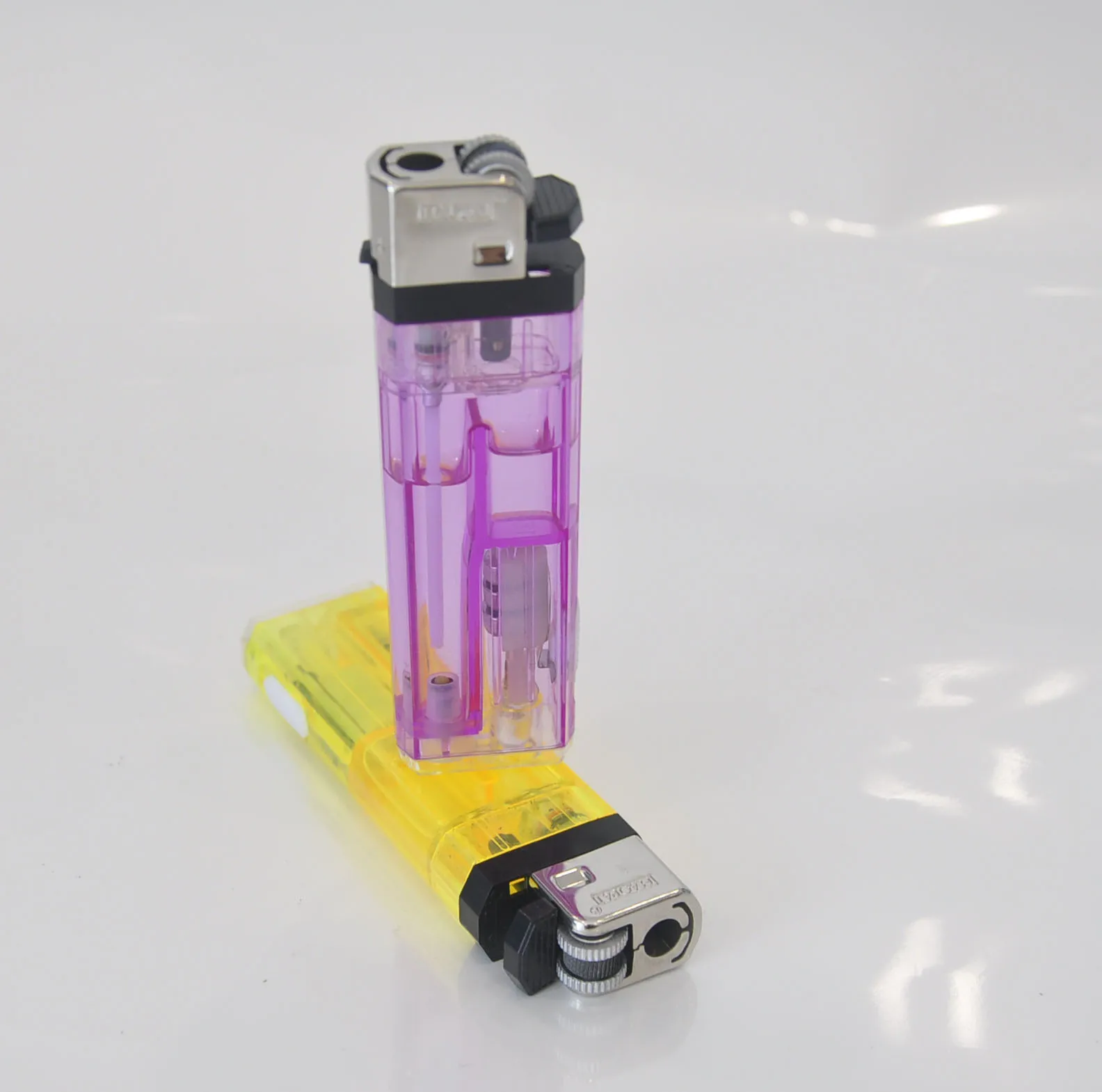 cigarette lighter with light Flash Flint Stone Flame Lighter LED Lights Cool Styling Butane Gas  Cigarette Lighter Lighters with Led Light