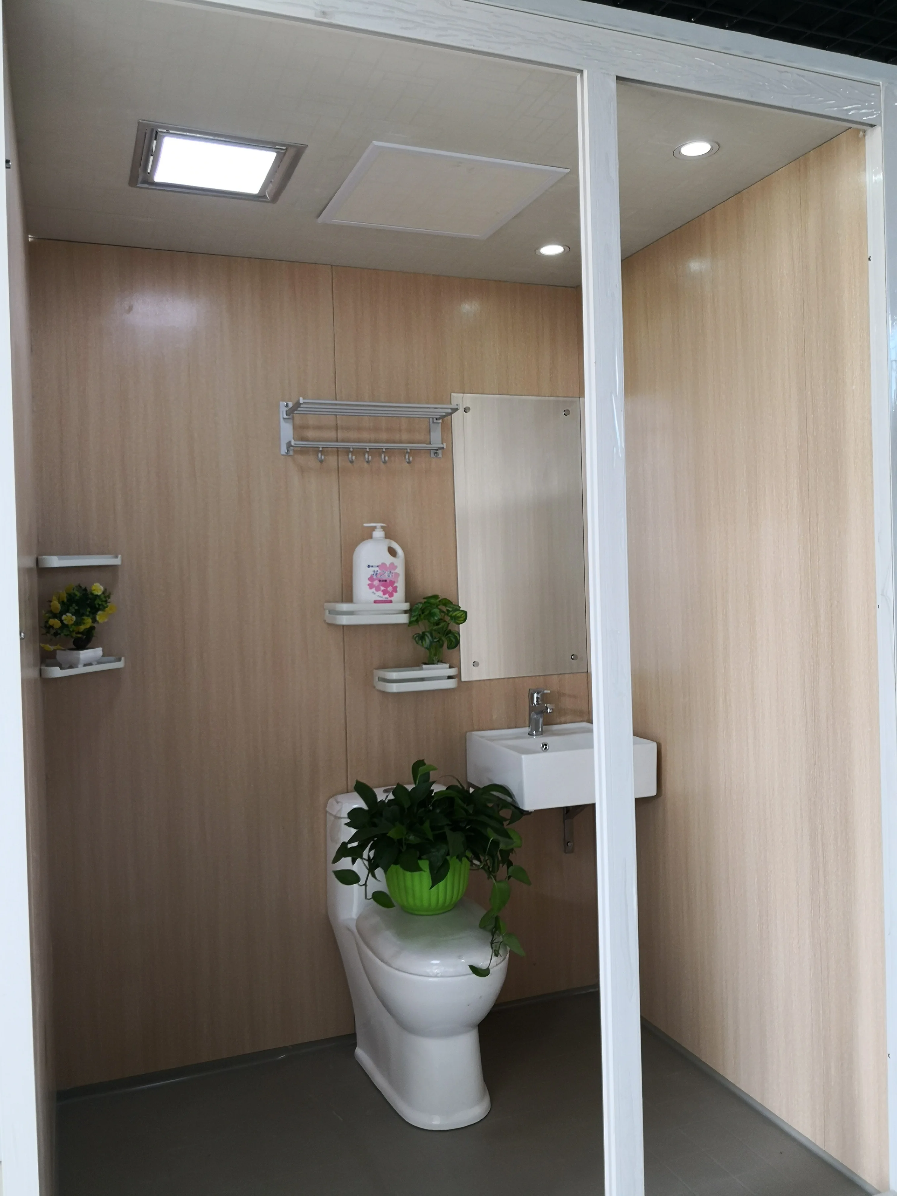 Luxury Prefab Modern  SMC1216 Unit All in One Designed Bathroom Pod