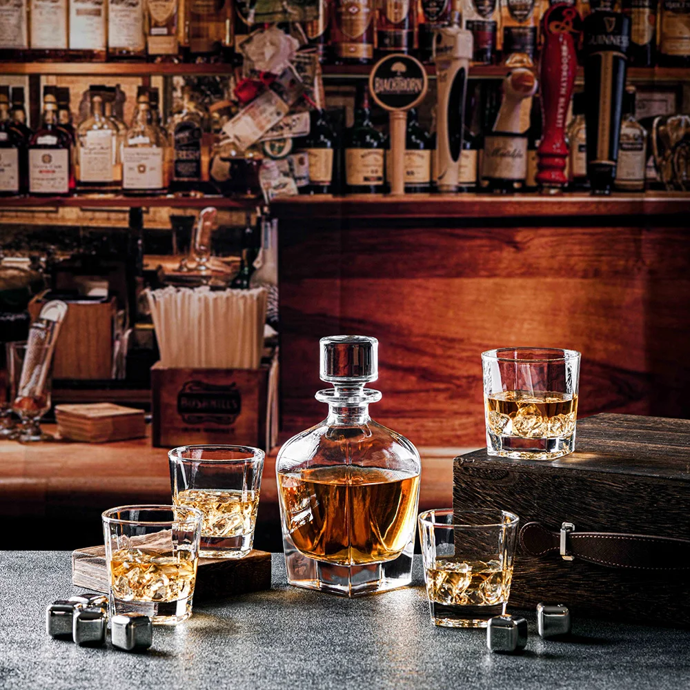 工厂批发700毫升白兰地伏特加威士忌酒液玻璃酒瓶带塞子