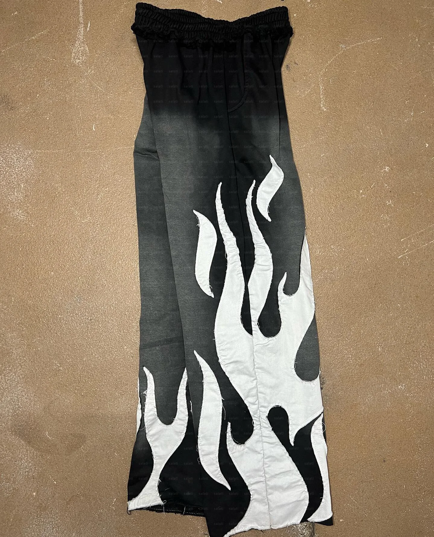 Custom Loose Fit Sweat Pants Cotton Fleece Applique Embroidery Patches Sun Faded Distressed Acid Wash Flared Sweatpants for Men gallery 2