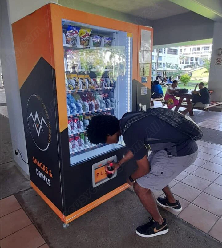 Made in China Fuzhou Factory Intelligent Self Service Snack and Drink Badminton Vending Machine Automatic