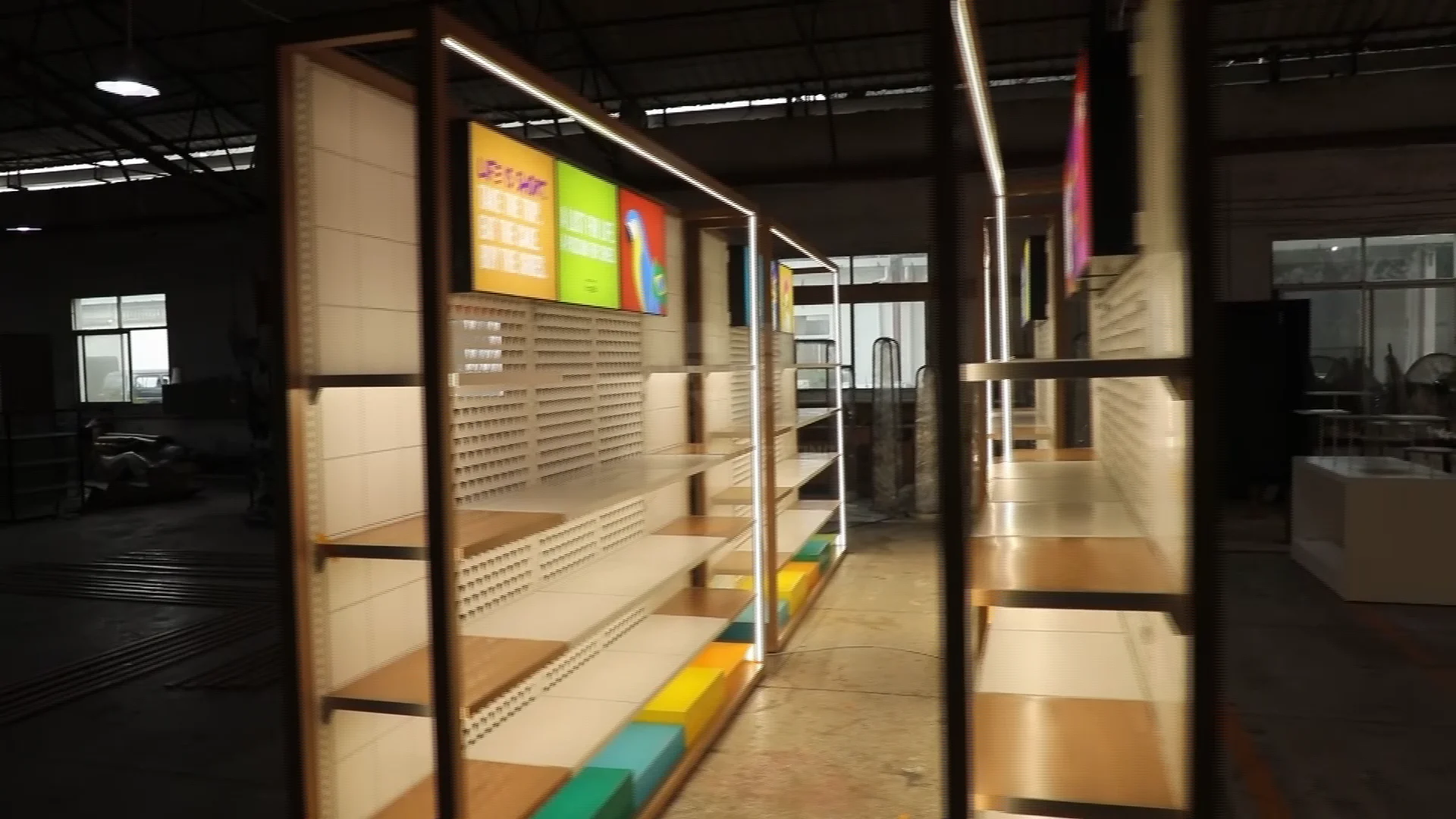 Custom Modern Fashion Sneaker Store Glass Led Shoe Display Case Shoe