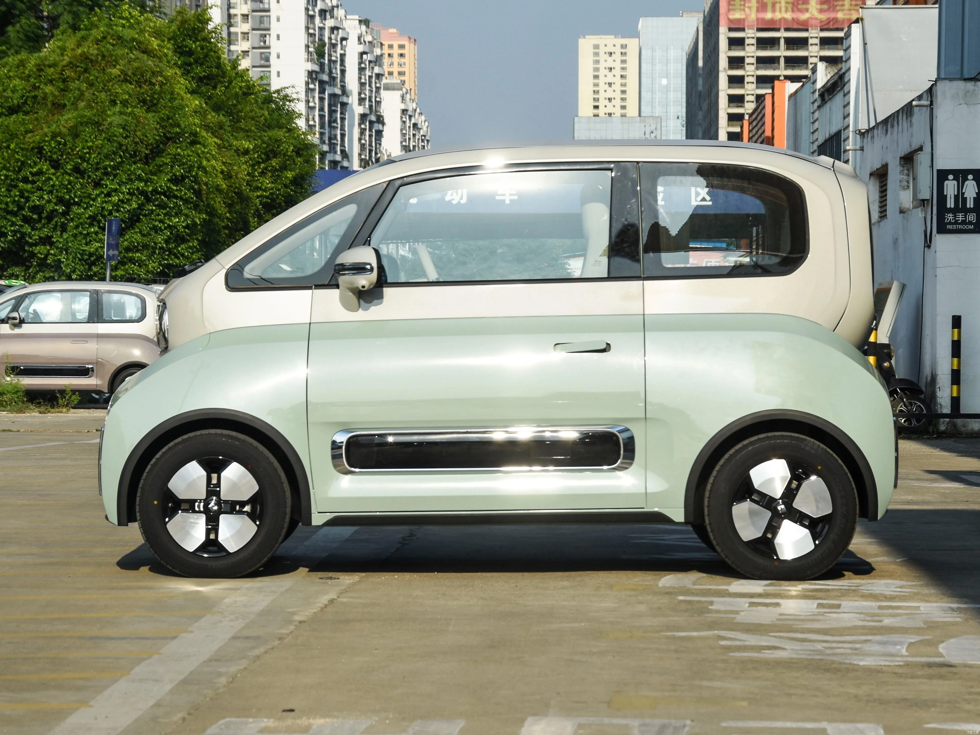 New New Energy Car Cute Designer Baojun Kiwi Ev Electric 4-seat Adult ...