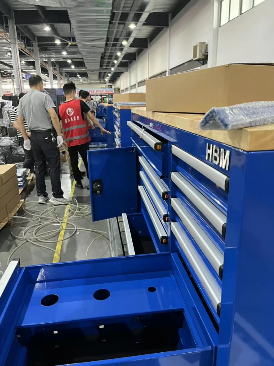 tool cabinet493-3