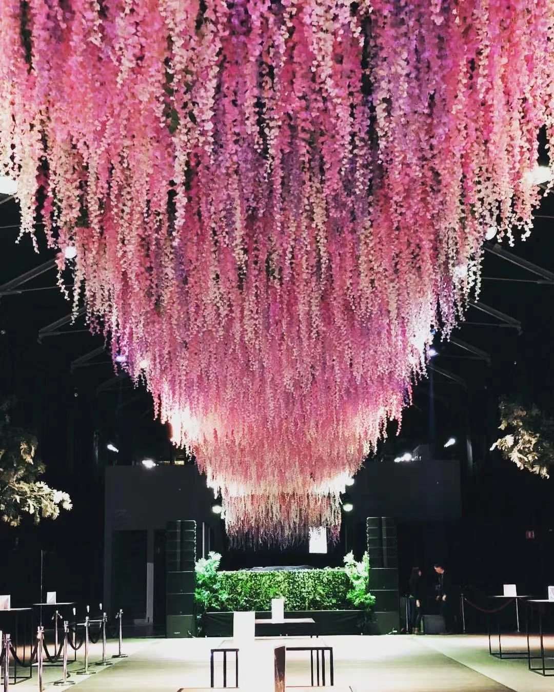 Neue Beliebte Knstliche Glyzinienranke Pink 4 ste Glyzinien Hngende  Blumen fr Hochzeitsfeier Event Decken Deko
