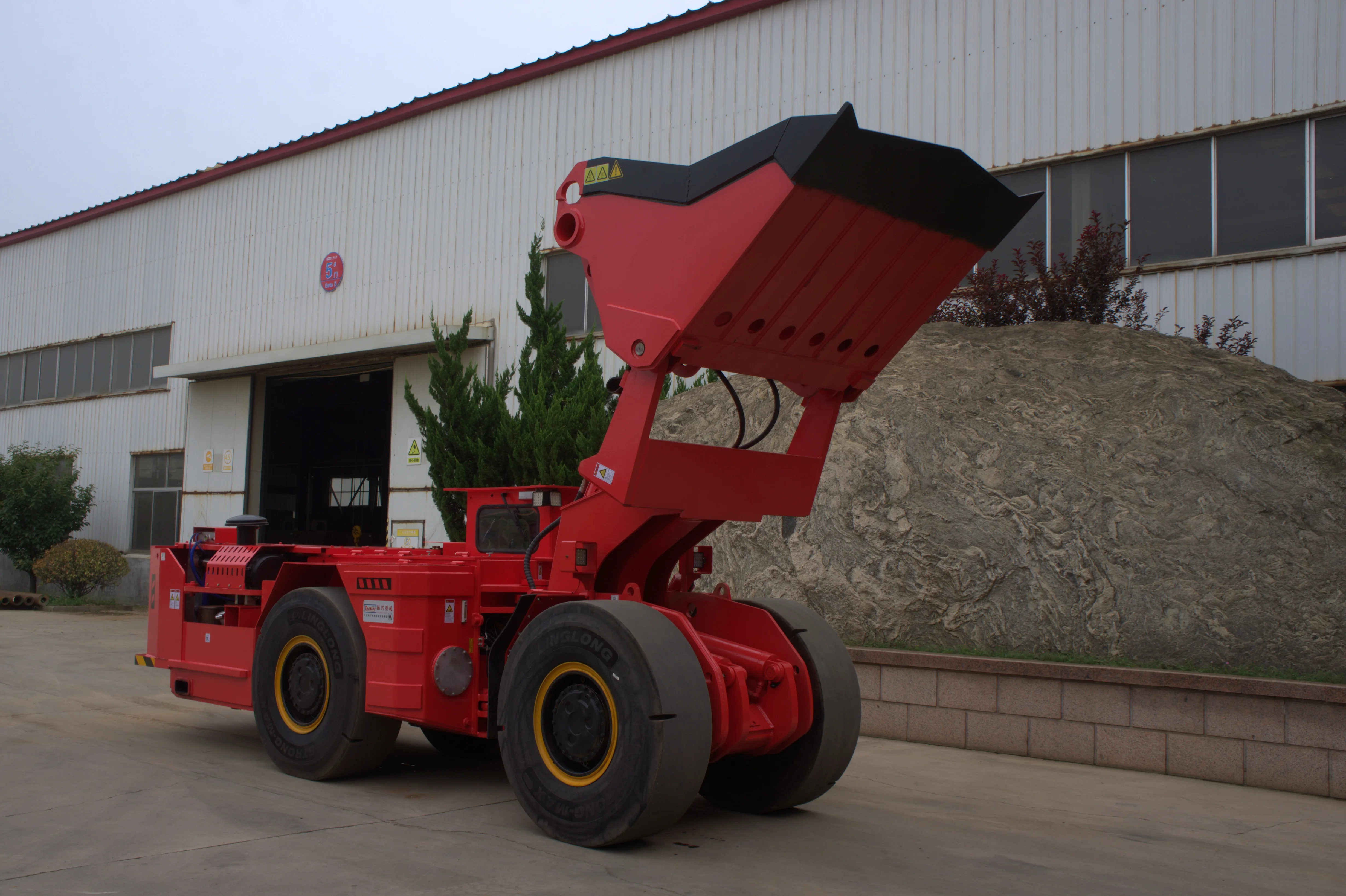 product high efficiency  tc 300 mini underground gold mining machine 6 ton 3m bucket diesel underground lhd-13