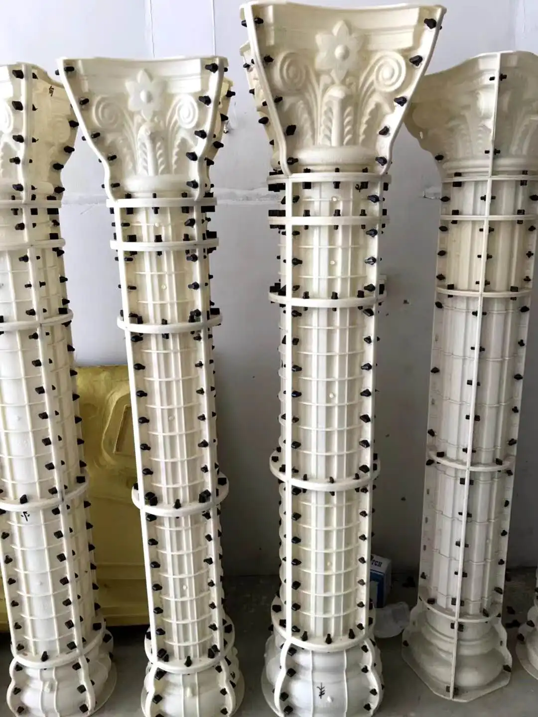 Concrete Spiral Roman Column Forms Head of Gate Pillars Design of Column Mold for Sale Mouldings Pillars House Pillars Designs