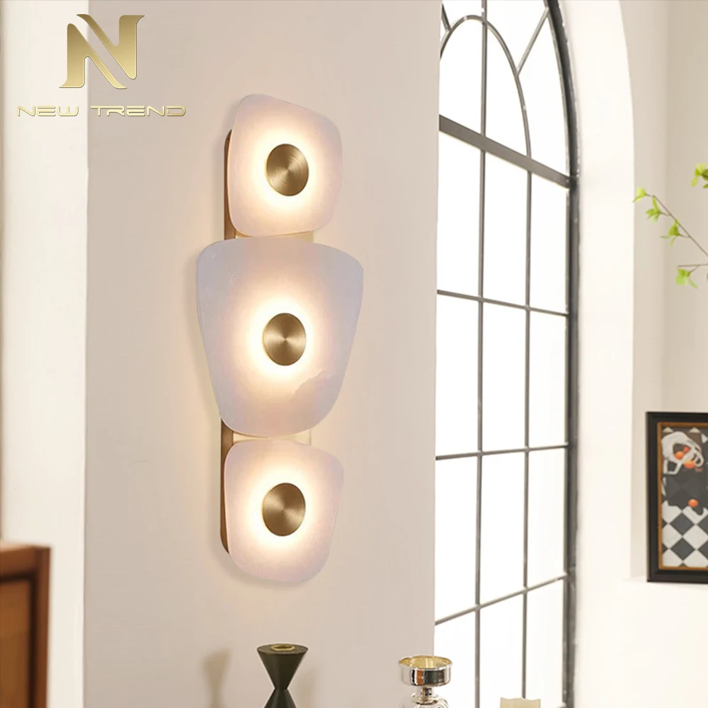 Applique murale organique moderne CPL-479 en albâtre – Lampe de luxe en laiton brossé avec pierre naturelle pour chambre de villa